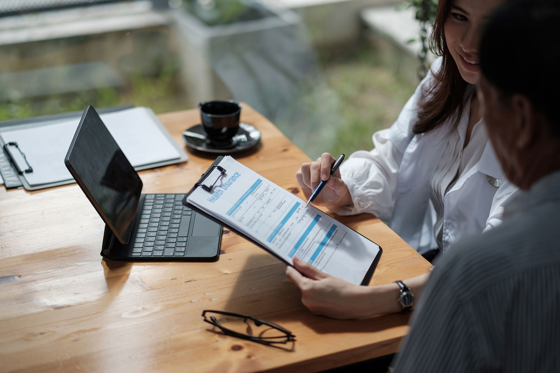 Insurance policy review and medicare qualification checklists
